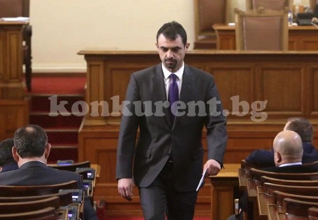 Министър Петкова потвърди продажбата на \
