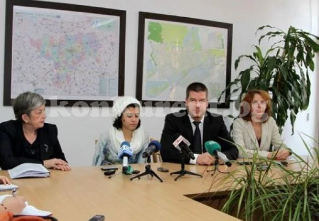 Англичани поемат обучението на 15-годишната Мария