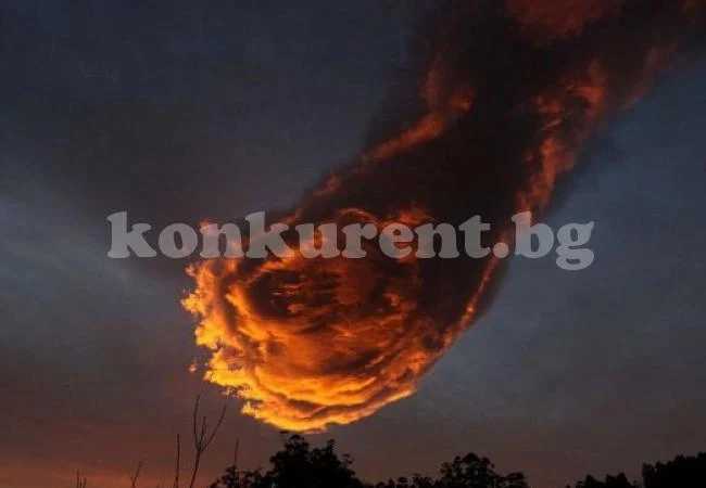 Вижте къде юмрук от облаци се спусна от небесата