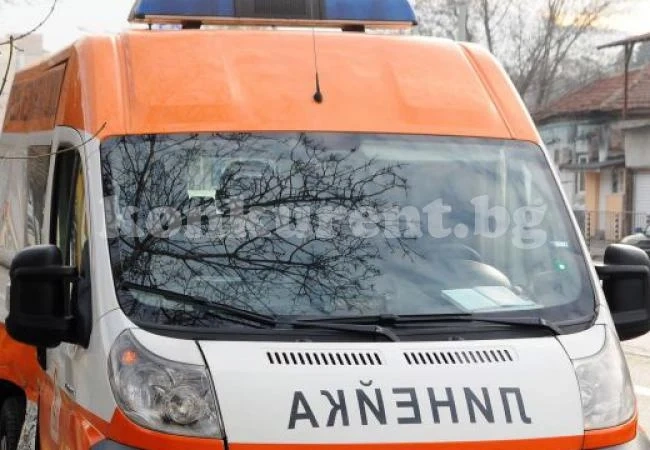 Адско меле на Околовръстното заради поледица! Майка и дете са ранени