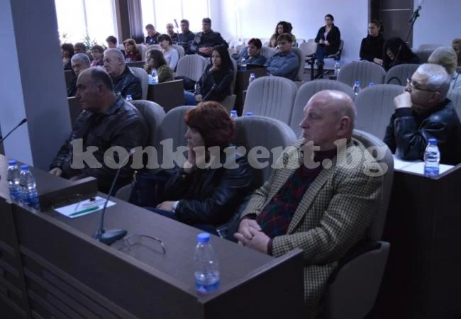 Нотариус и съдии обучаваха кметове и секретари