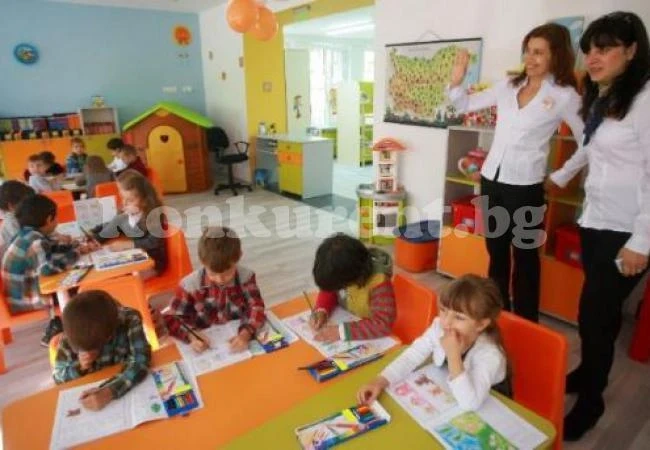 Лелки крадат храната на децата в забавачките