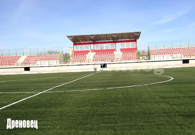 Дреновец се връща на футболната карта с нов стадион, в Ружинци залагат на детския спорт