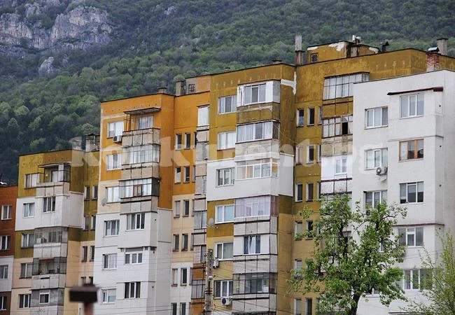 Домсъвет осъди комшия