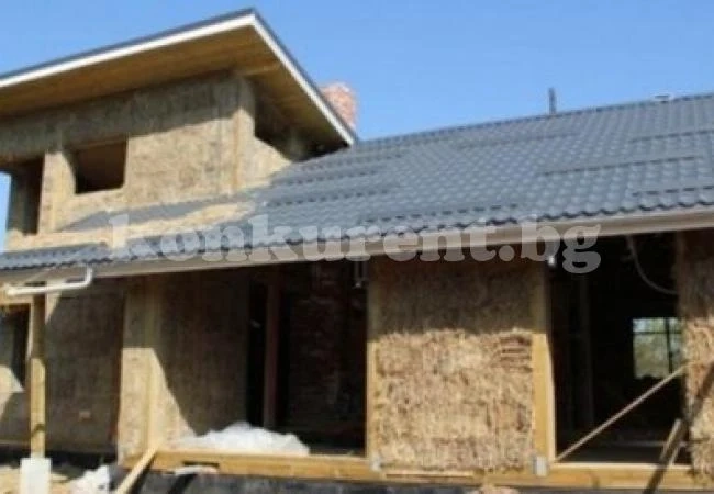Български архитект строи къщи само за 1000 евро (СНИМКИ)