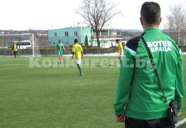 Юношите на Попов и Димитров ще играят в Етрополе и Враца