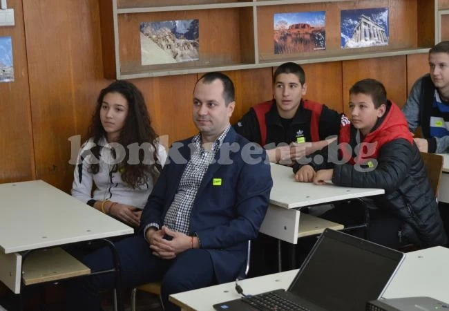 Калин Каменов: Благодарение на дигиталните умения учениците могат да се развиват, да успяват и да прославят Враца
