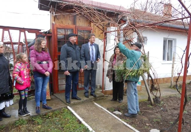 В Дунавци „зарязаха“ под дъжда