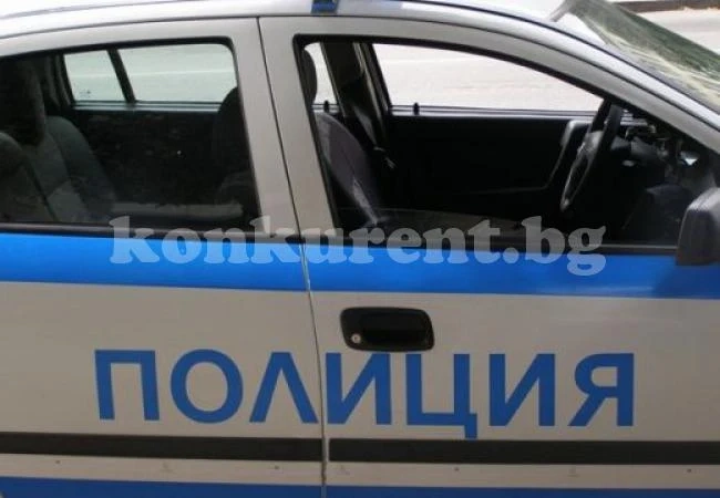 Пиян без книжка, но с БМВ, влетя в бензиностанция