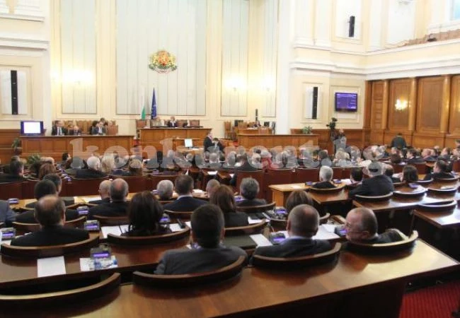Парламентът поиска наказания за Гърция
