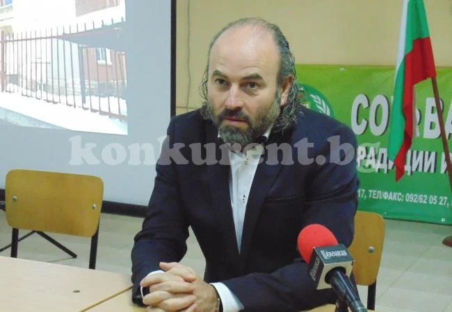 Бизнесмен насърчи ученици да бъдат активни