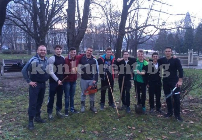 Танцьори чистят и осветяват Монтана