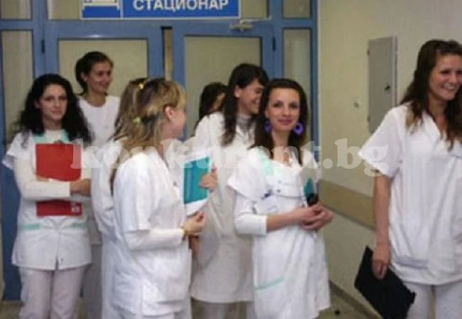 Синдикати настояват: 1260 лв. стартова заплата за доктор, 840 лв. за медсестра
