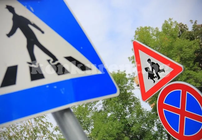 Старозагорска фирма слага новите знаци във Враца