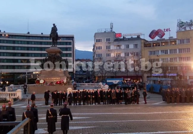 Хайтов беше сред официалните лица на зарята за 3 март в София