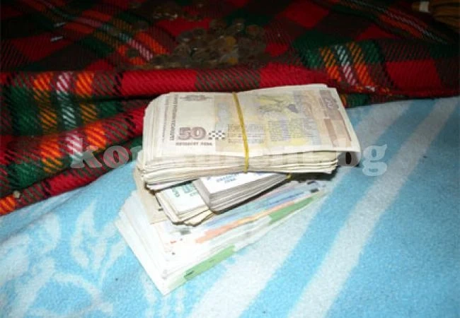 Крадец задигна мед и пачки с пари
