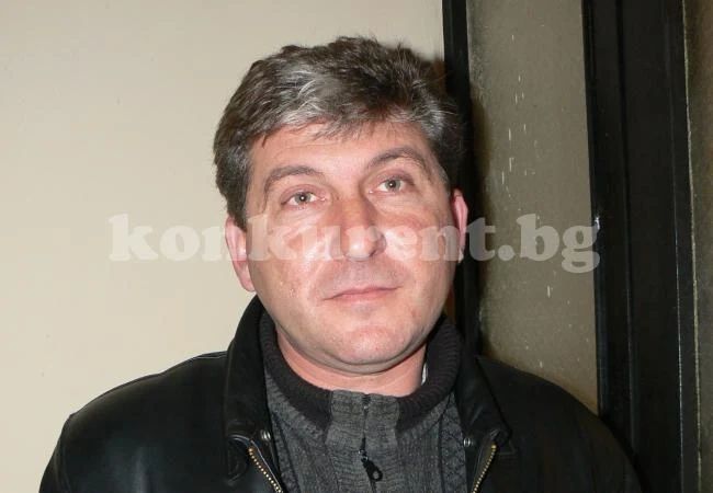 Кмет отива на пробация за документни престъпления