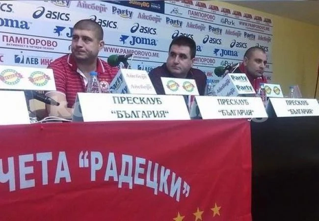 Кампанията за статуята на Стоичков се разраства