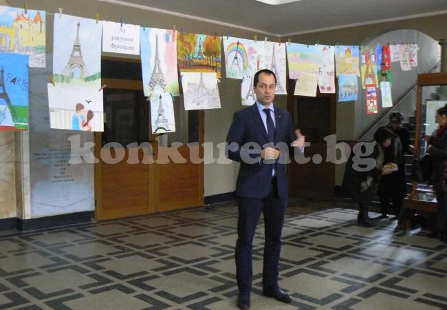 Френски автобуси сменят тролеите във Враца