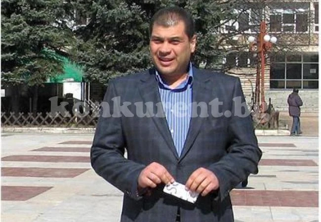 Четирима с маски задигнаха сейф на Димитър Аврамов