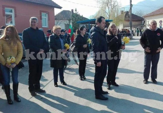 Куп управници гледаха кушии