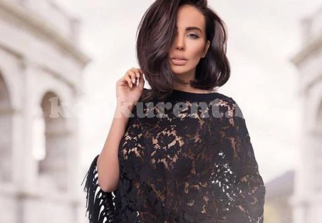Горещо! Николета лъсна без сутиен и с прозрачна блузка на корица на списание