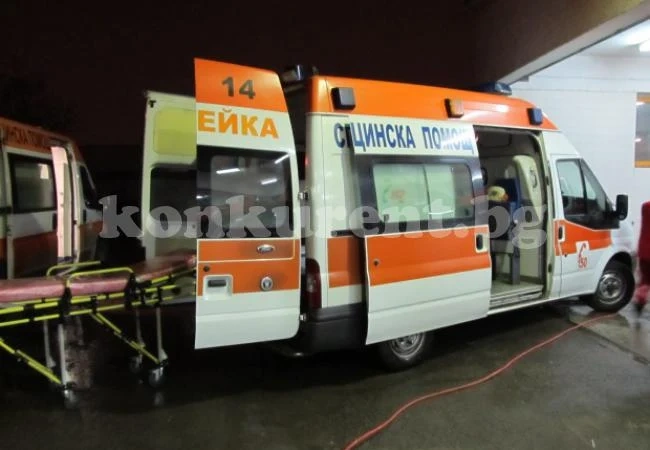 Ученици се натровиха с кренвирши