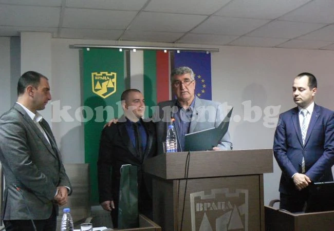 Съветник почерпи за рожден ден