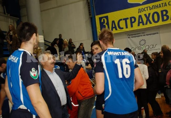 Примамват фенове на волейболен мач с томбола