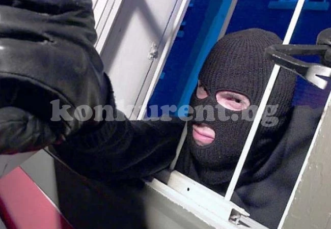 Гладни апаши разбиват закусвални и столови