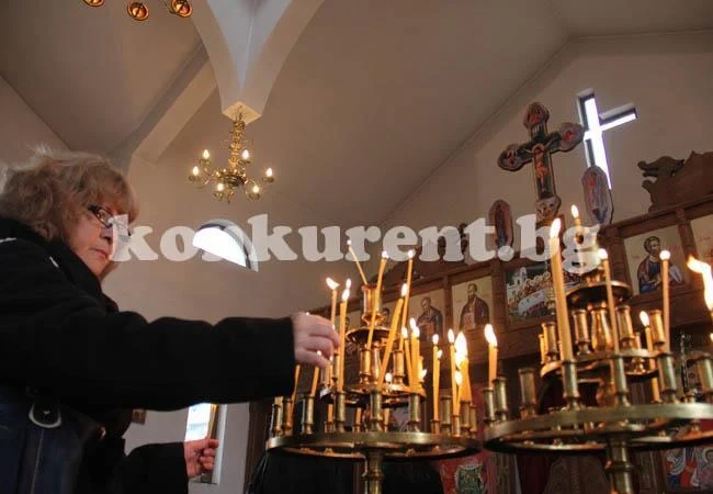 Обновяват църквата в Бързия