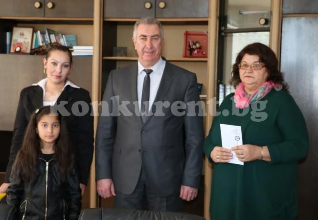 Кметът на Видин подпомогна многодетно семейство и забавачка