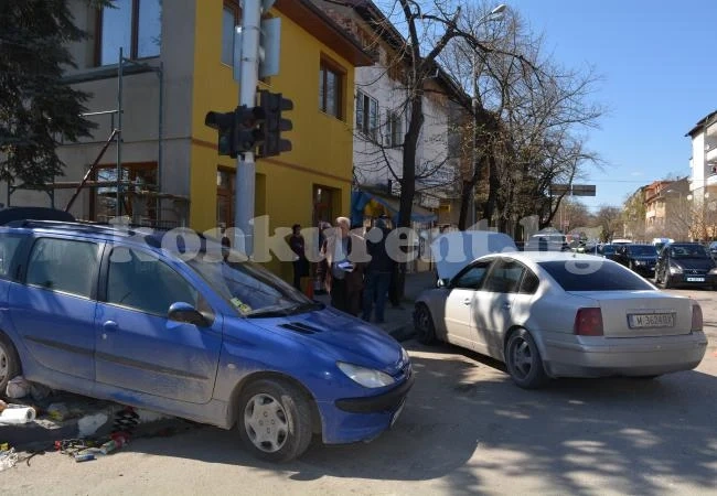 Кола помете ученичка на зебра
