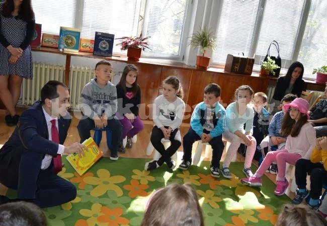 С приказка за неволята Калин Каменов откри маратон на четенето