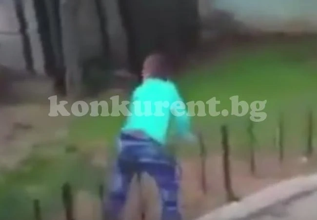 Жестока гавра с момченце потресе Интернет (ВИДЕО)
