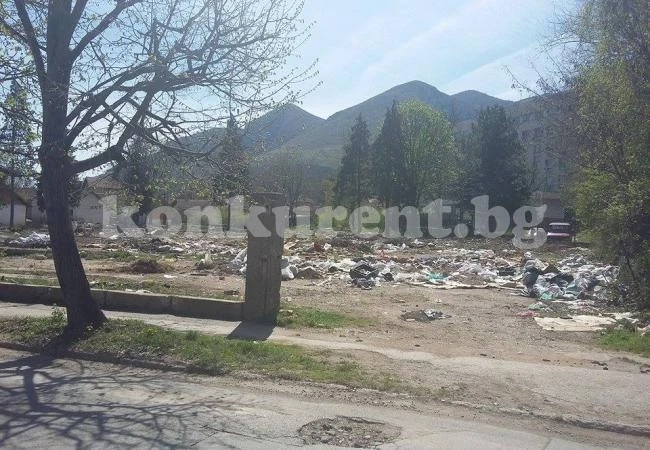 Роми припечелват от незаконно сметище във Враца