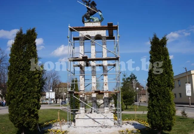 Събират пари за военния паметник в Мездра
