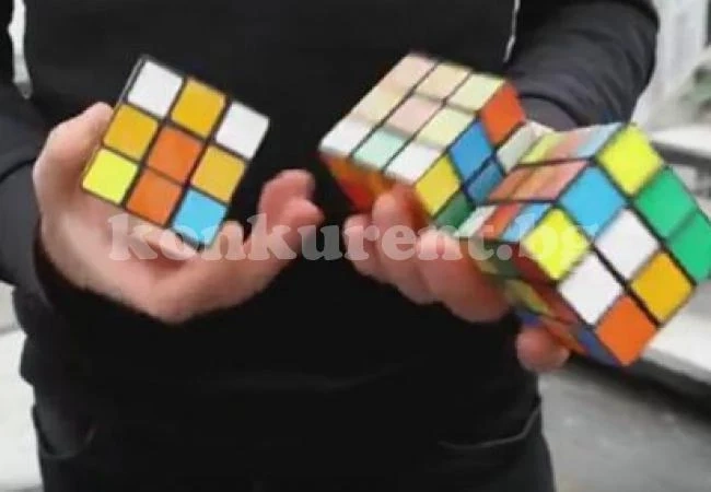Какво може да се направи за 20 секунди с три кубчета Рубик (ВИДЕО)