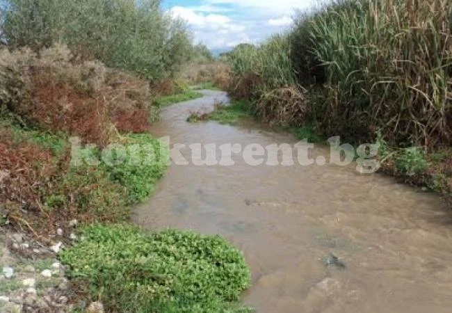 Проверяват коритата на реки, глоби застрашават управници