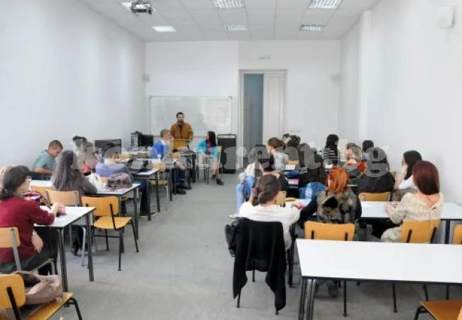 Драстични такси за задочници в Софийския
