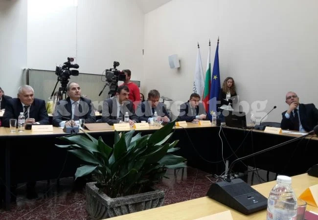 Хайтов участва в кръгла маса за националната сигурност