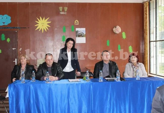 Обновяват пътища в Хърлец