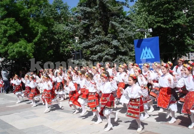 Враца се потопи в „Пръски от извора”