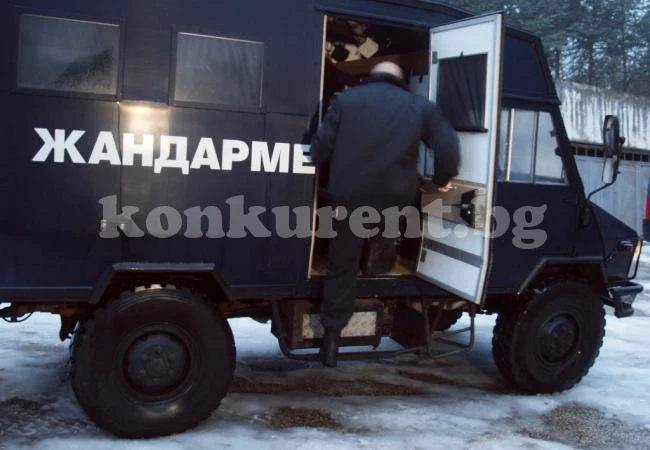 Жандармеристи арестуваха пиян моторист