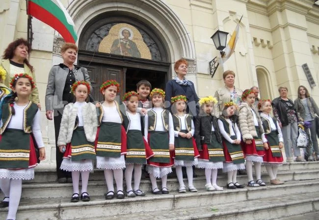 Хлапета очароваха видинчани