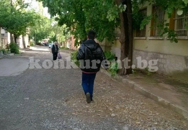 Тройно поскъпна върбовият венец от улицата до храма
