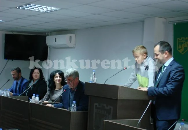 Вижте кой откри заседанието на общинския съвет във Враца