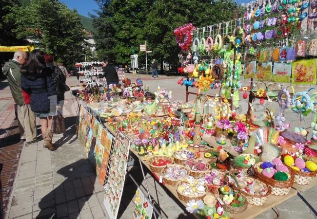 Броим 1.50 лв. за късмет на Великден
