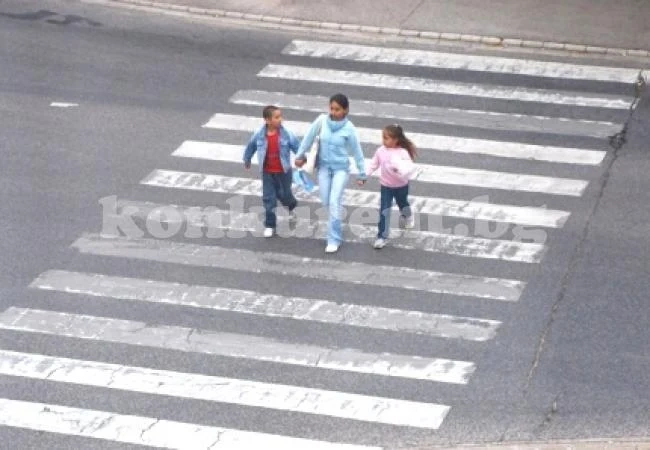 Доброволци ще превеждат деца през опасни кръстовища