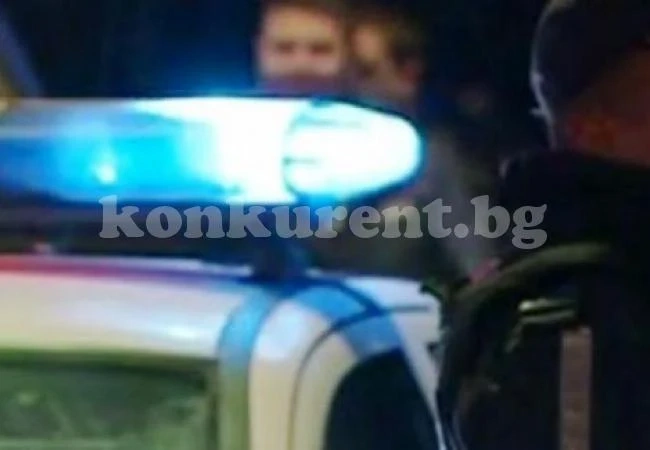Мацка захапа полицай за крака